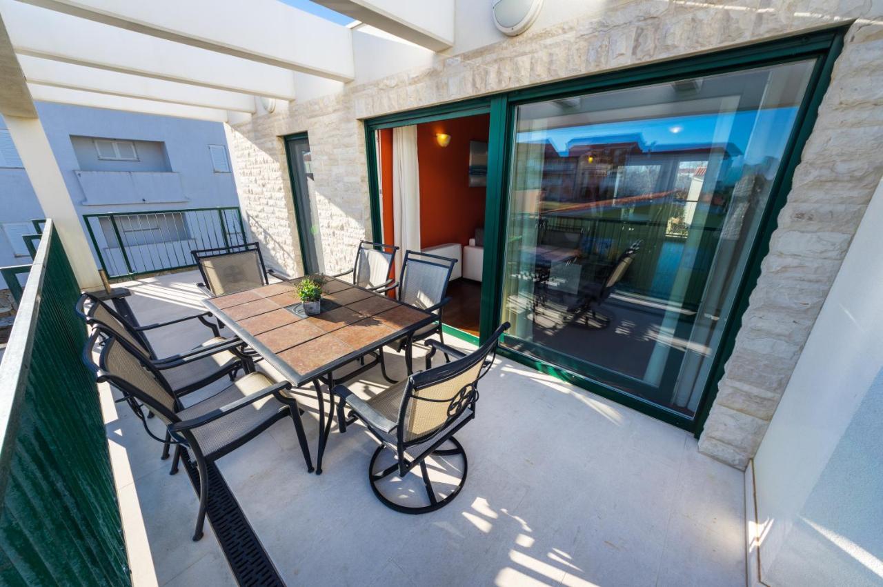 Queen Beach Apartments Нин Екстериор снимка