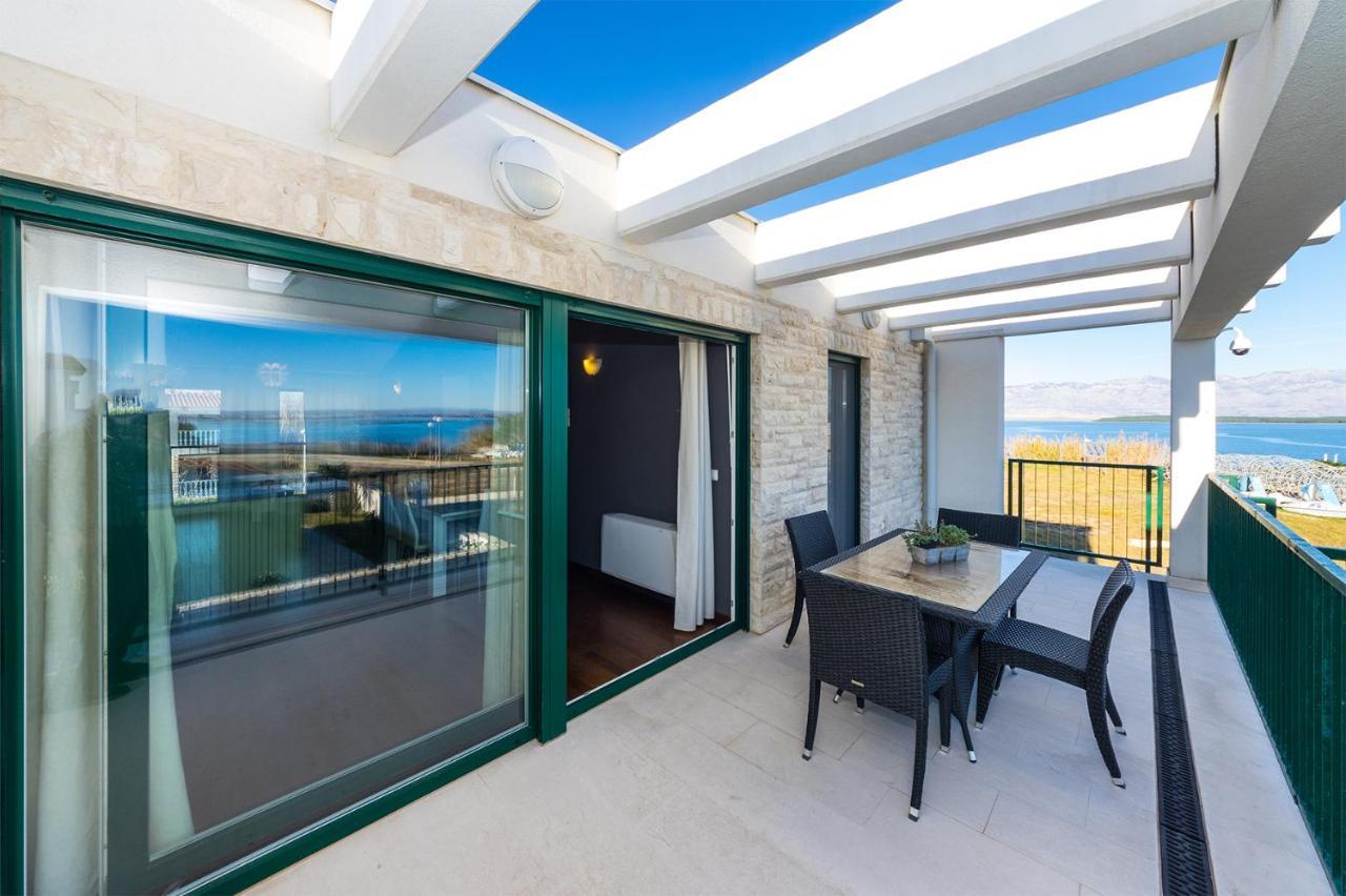 Queen Beach Apartments Нин Екстериор снимка