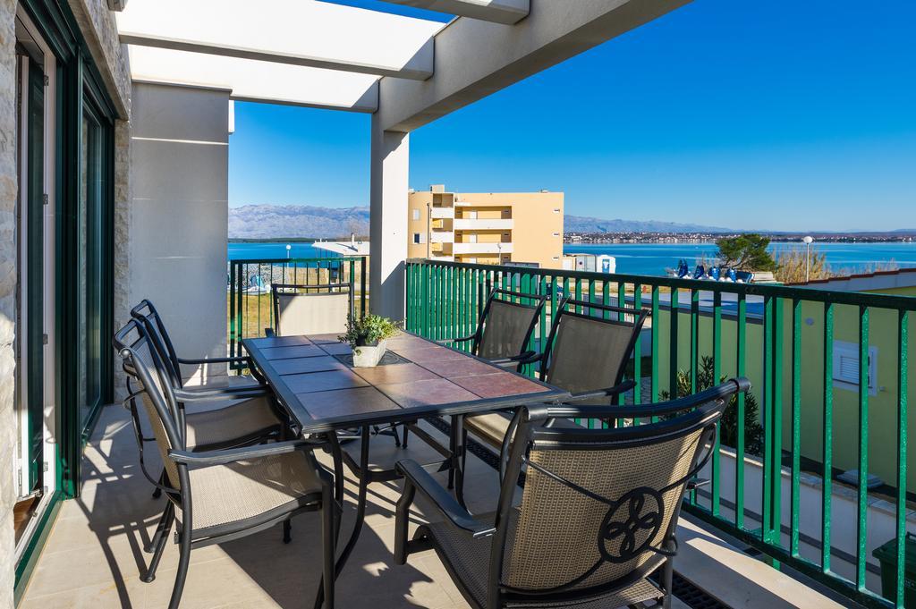 Queen Beach Apartments Нин Екстериор снимка
