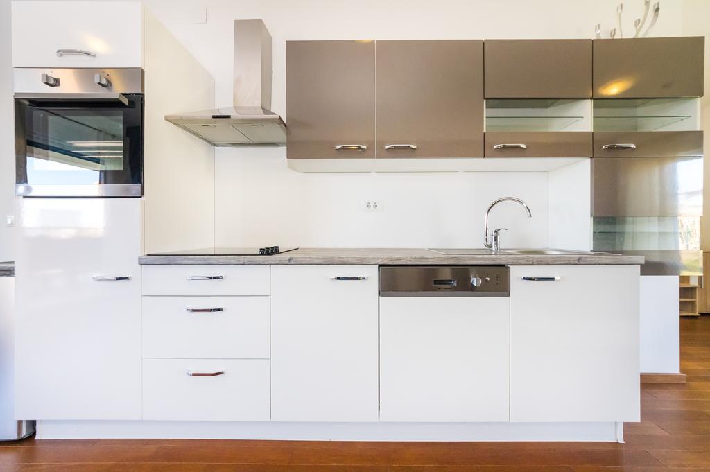 Queen Beach Apartments Нин Екстериор снимка